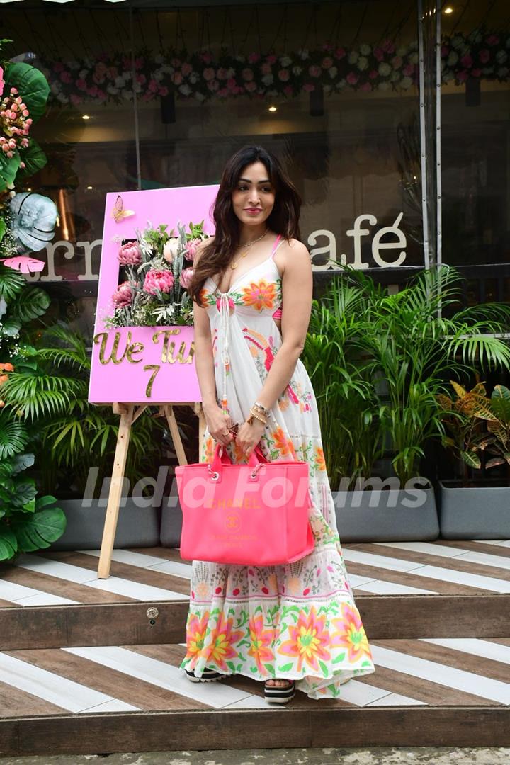 Khushali Kumar snapped promoting their film Ghudchadi