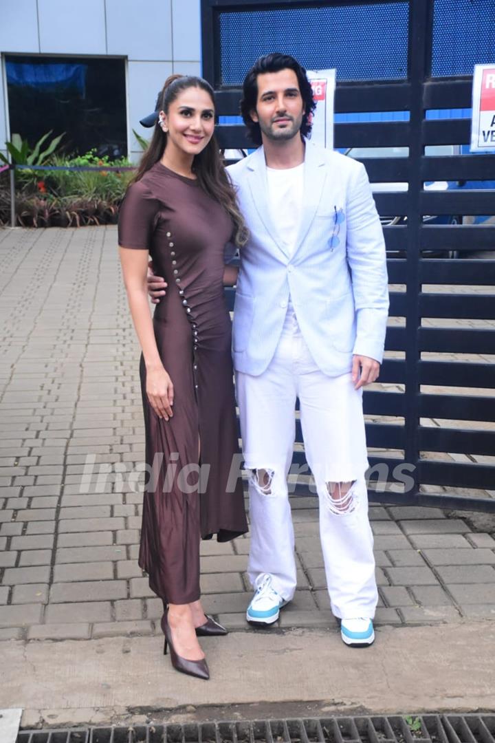 Aditya Seal and Vaani Kapoor snapped at Kalina airport