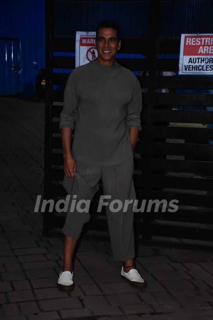 Akshay Kumar snapped at Kalina airport