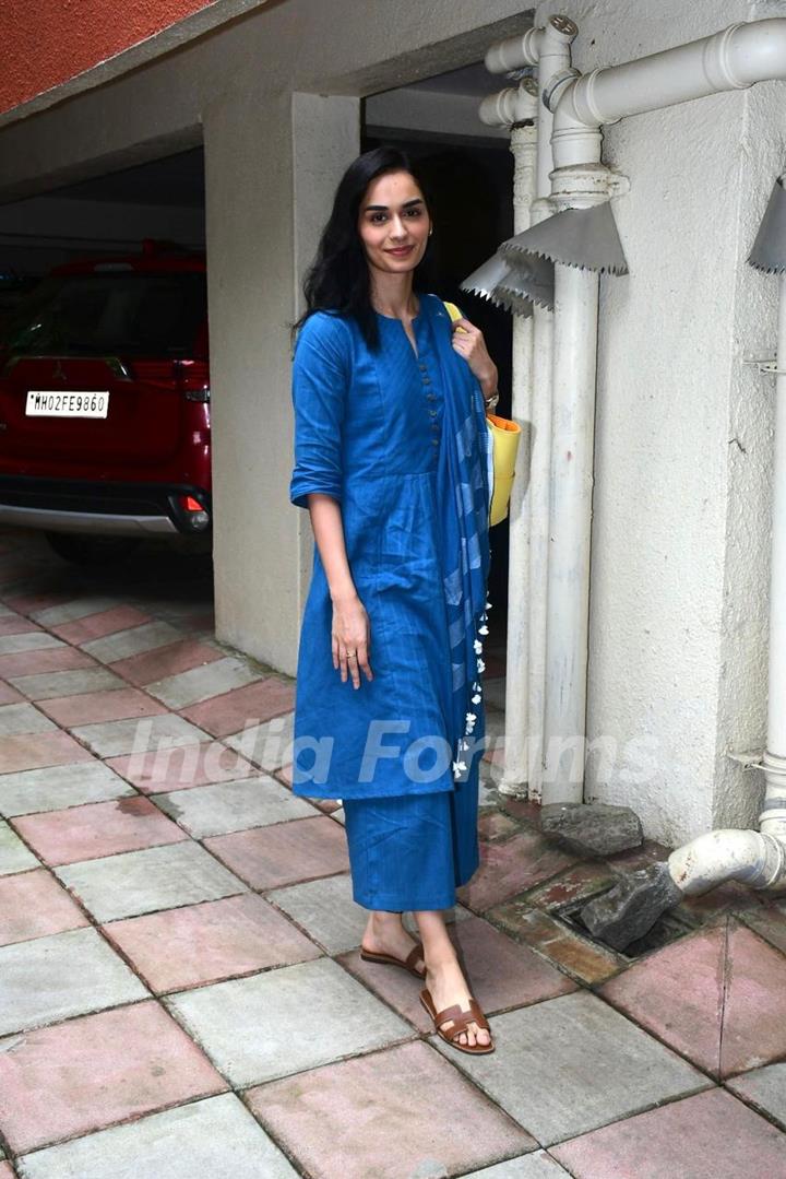 Manushi Chhillar snapped in the city