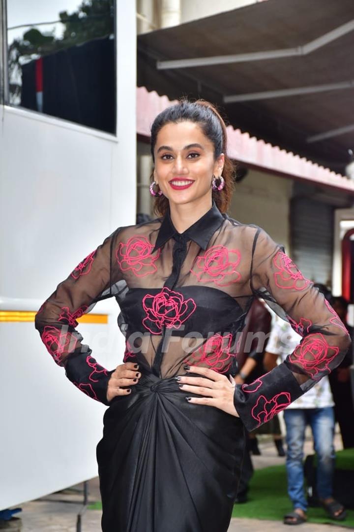 Taapsee Pannu snapped promoting Phir Aayi Hasseen Dillruba at Apka Apna Zakir Show