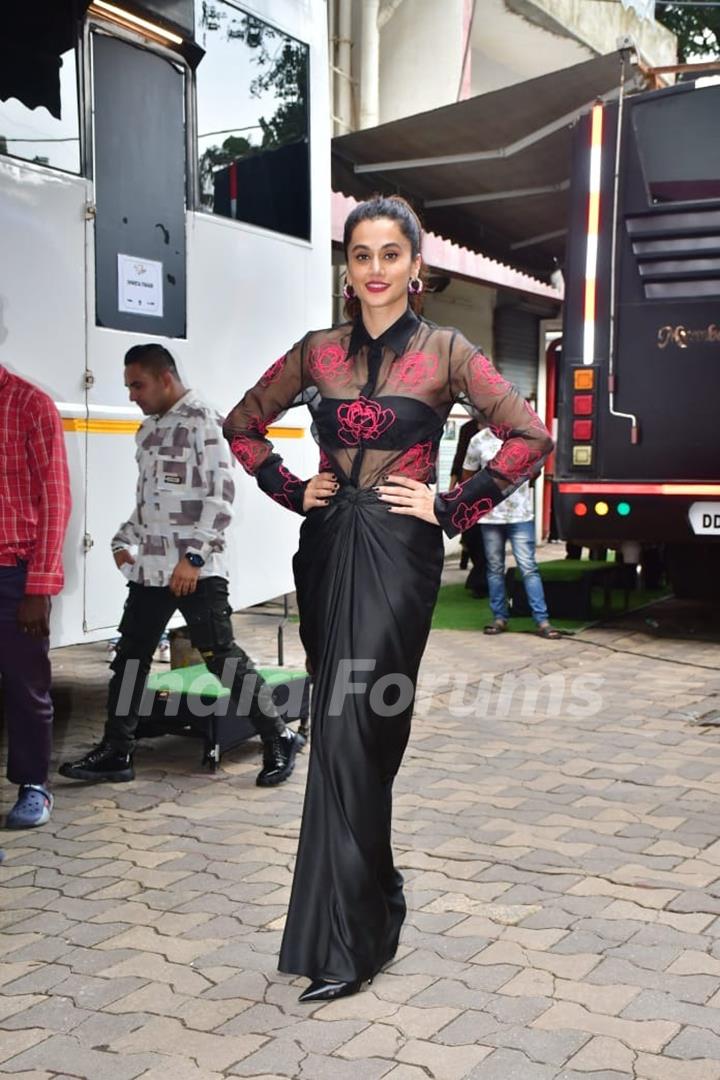 Taapsee Pannu snapped promoting Phir Aayi Hasseen Dillruba at Apka Apna Zakir Show