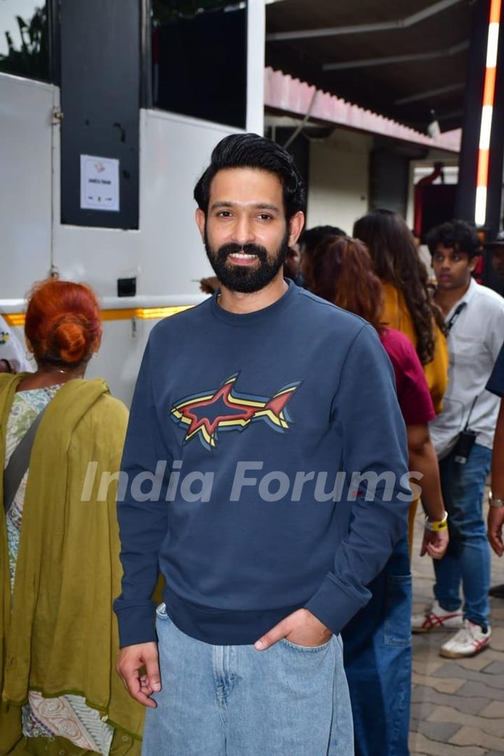 Vikrant Massey snapped promoting Phir Aayi Hasseen Dillruba at Apka Apna Zakir Show