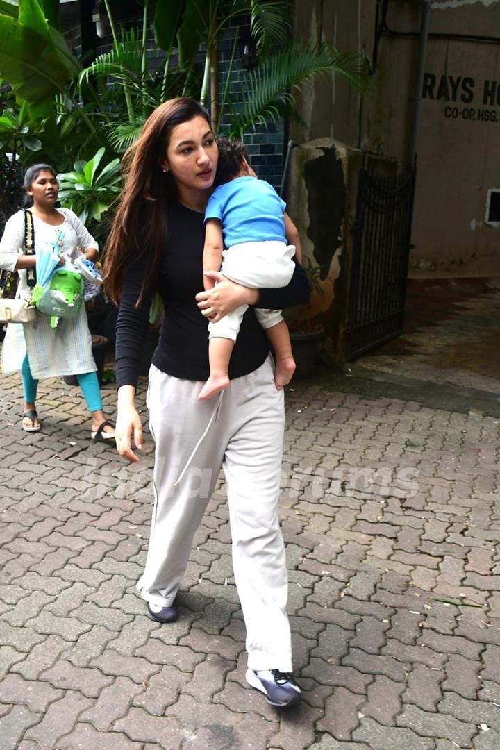 Gauahar Khan snapped in the city