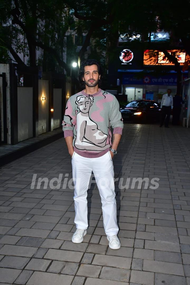 Aditya Seal snapped promoting their film Khel Khel Mein