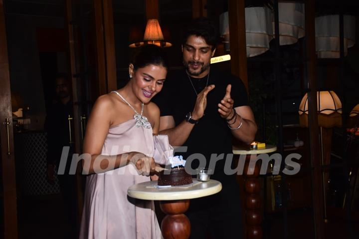 Ankit Gupta and Priyanka Choudhary celebrates her birthday with paparazzi