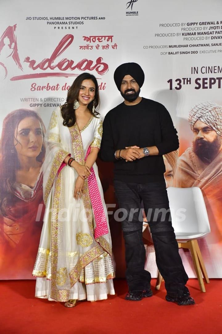 Jasmin Bhasin and Gippy Grewal snapped at the trailer launch of their upcoming movie Ardaas Sarbat De Bhale Di