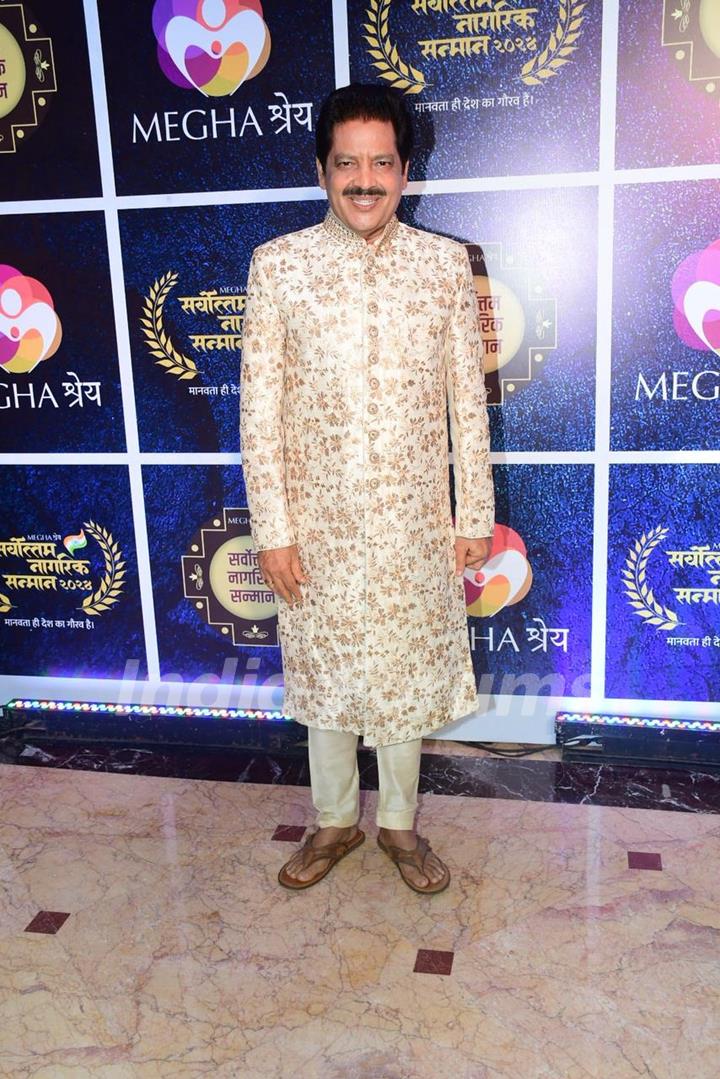 Udit Narayan grace Sarvottam Nagrik Sanman 2024 awards