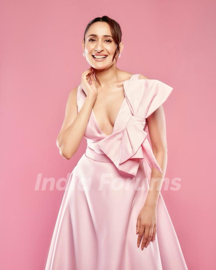 Pragya Jaiswal’s Stunning Looks from Khel Khel Mein