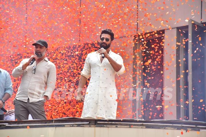 Laxman Utekar and Vicky Kaushal unrelieved the poster of 'Chhaava'