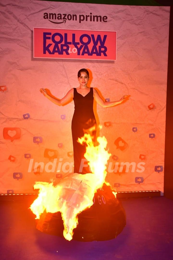 Uorfi Javed snapped promoting her upcoming series 'Follow Kar lo Yaar'