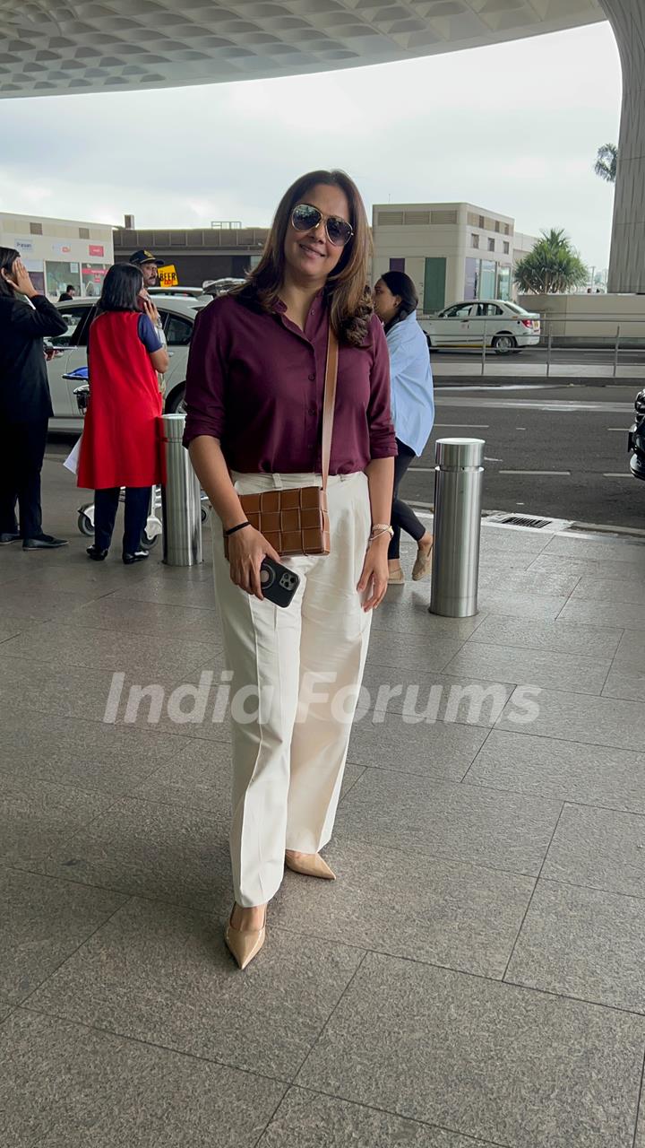 Jyotika snapped at the airport