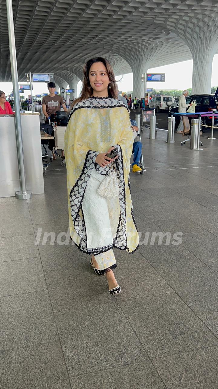 Shilpa Shetty snapped at the airport