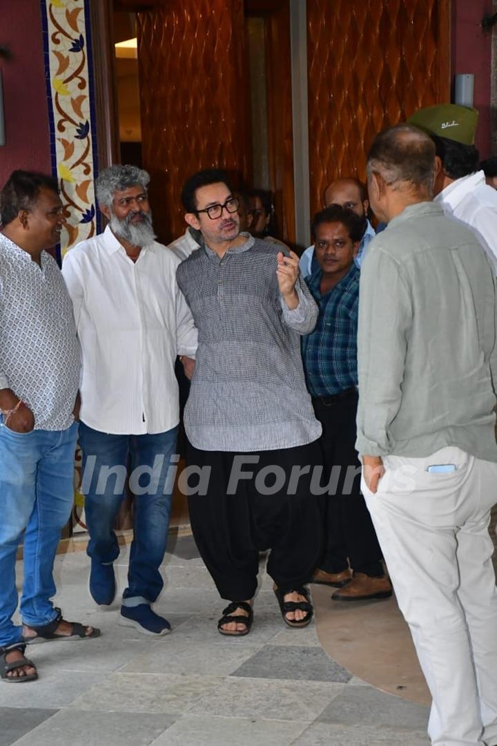 Aamir Khan attends prayer meet of late photographer Pradeep Bandekar