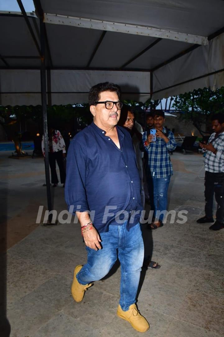 Ashok Pandit attends prayer meet of late photographer Pradeep Bandekar