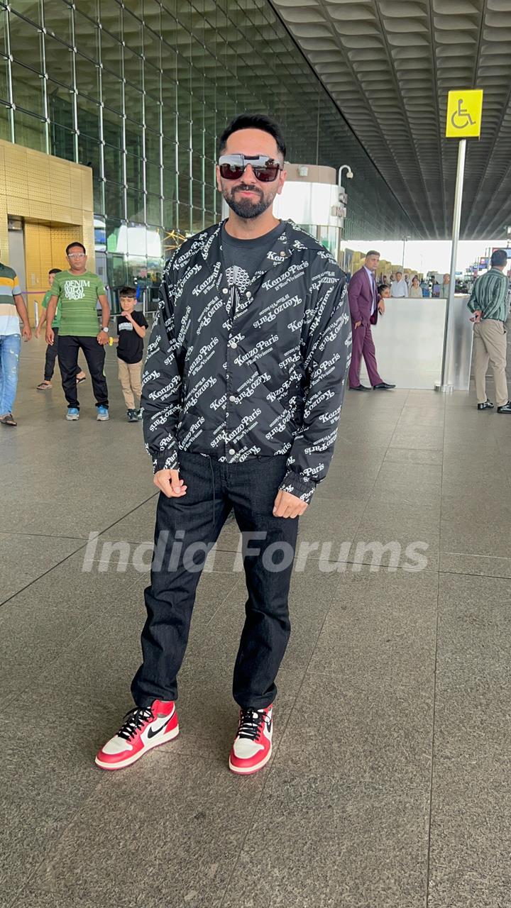 Ayushmann Khurrana snapped at the airport