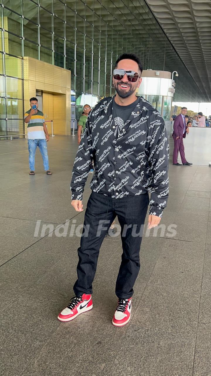 Ayushmann Khurrana snapped at the airport