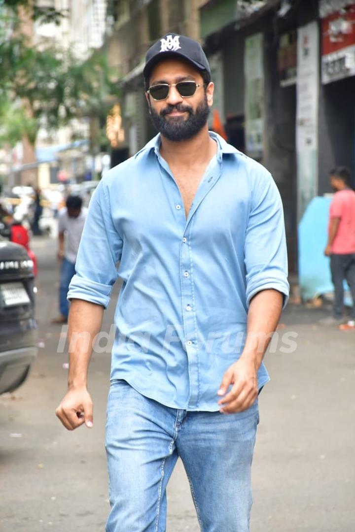 Vicky Kaushal  snapped in andheri 