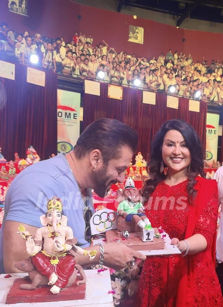 Salman Khan attends eco-friendly Ganesha Event