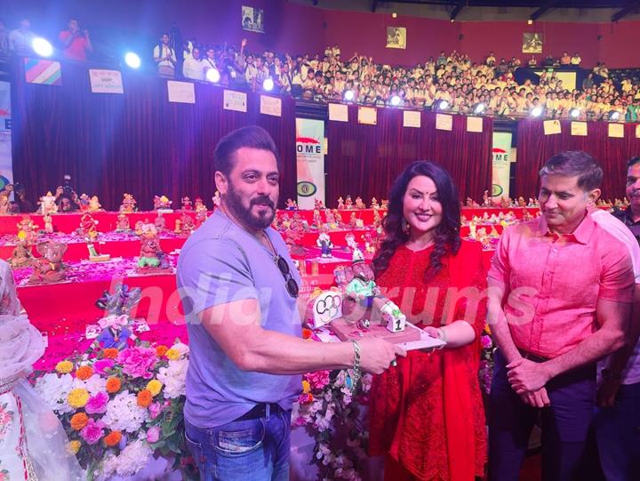 Salman Khan attends eco-friendly Ganesha Event