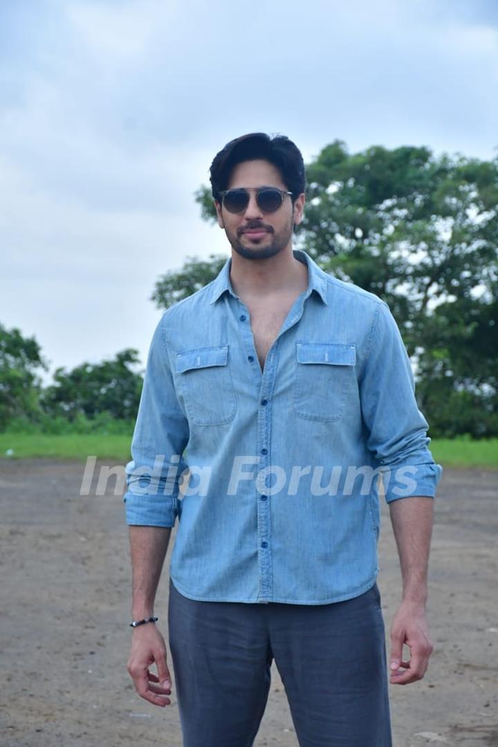 Sidharth Malhotra snapped in the city