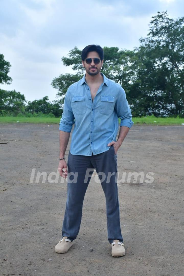 Sidharth Malhotra snapped in the city