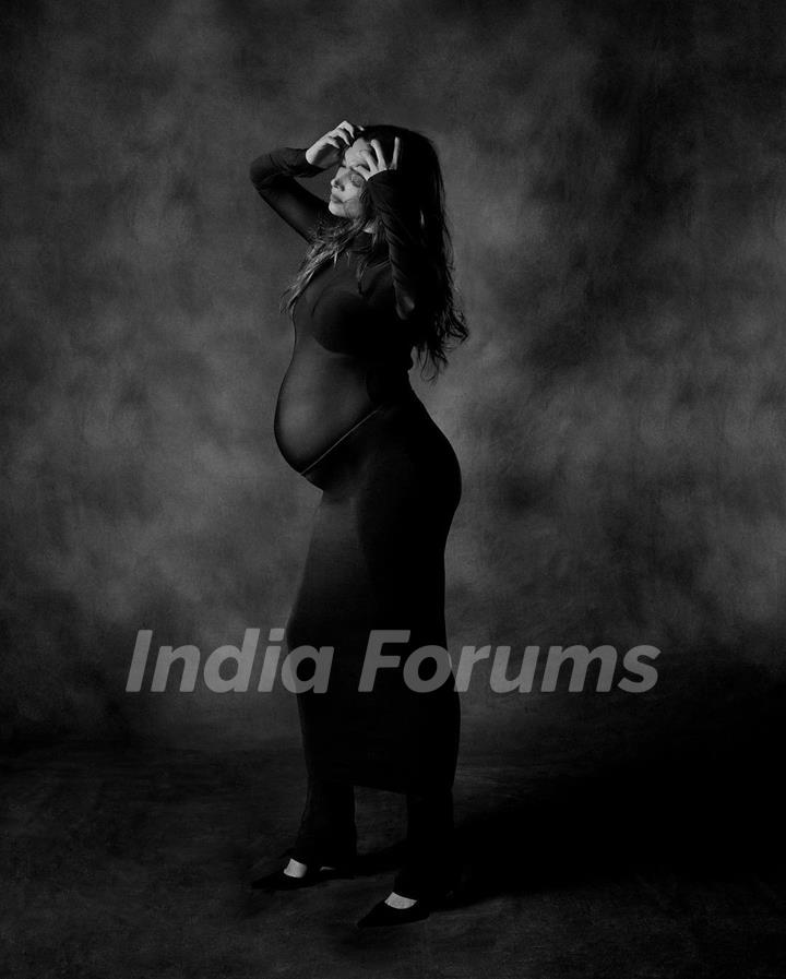 Deepika Padukone's Maternity Look Photos