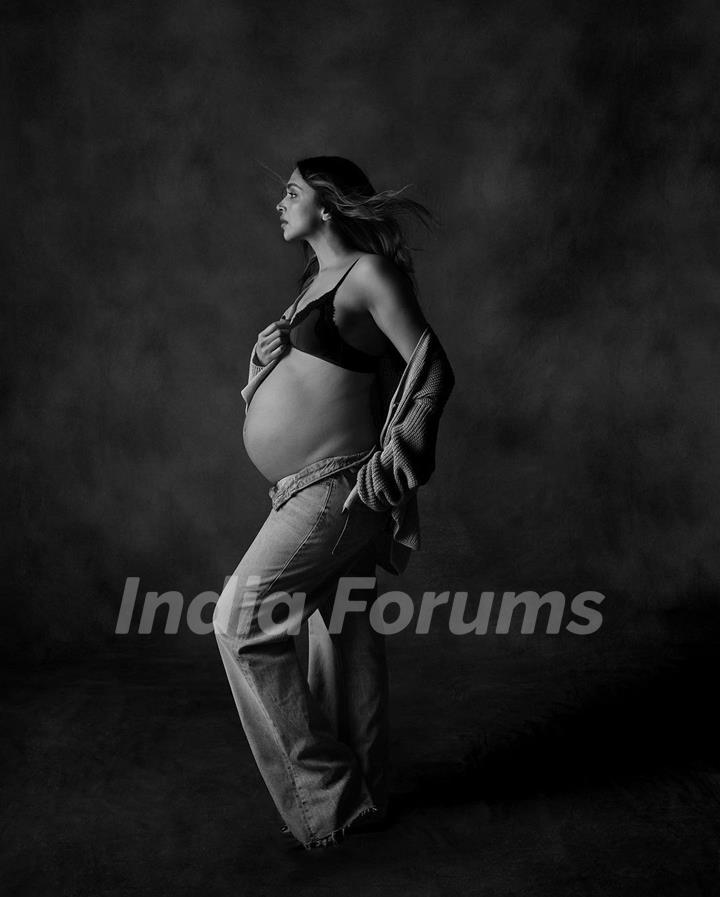 Deepika Padukone's Maternity Look Photos