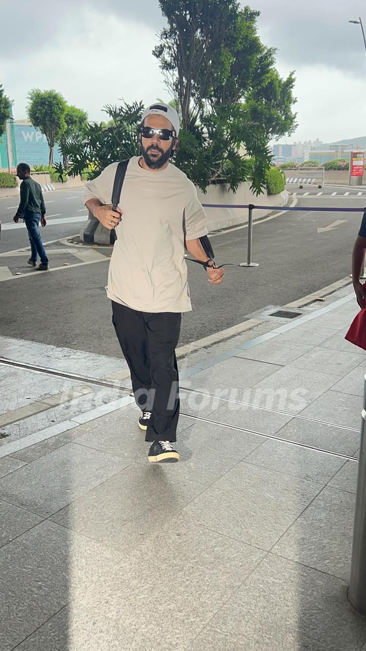 Rajkummar Rao snapped at the airport