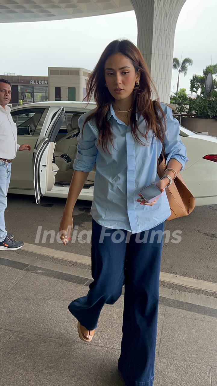 Mira Rajput Kapoor snapped at the airport