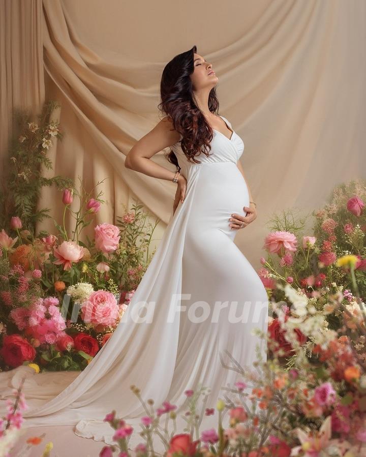 Yuvika Chaudhary's Maternity Shoot 