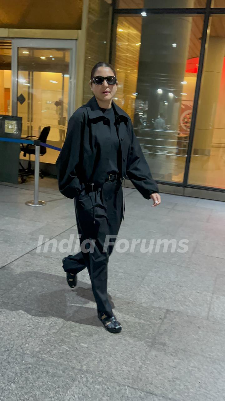 Anushka Sharma snapped at the airport