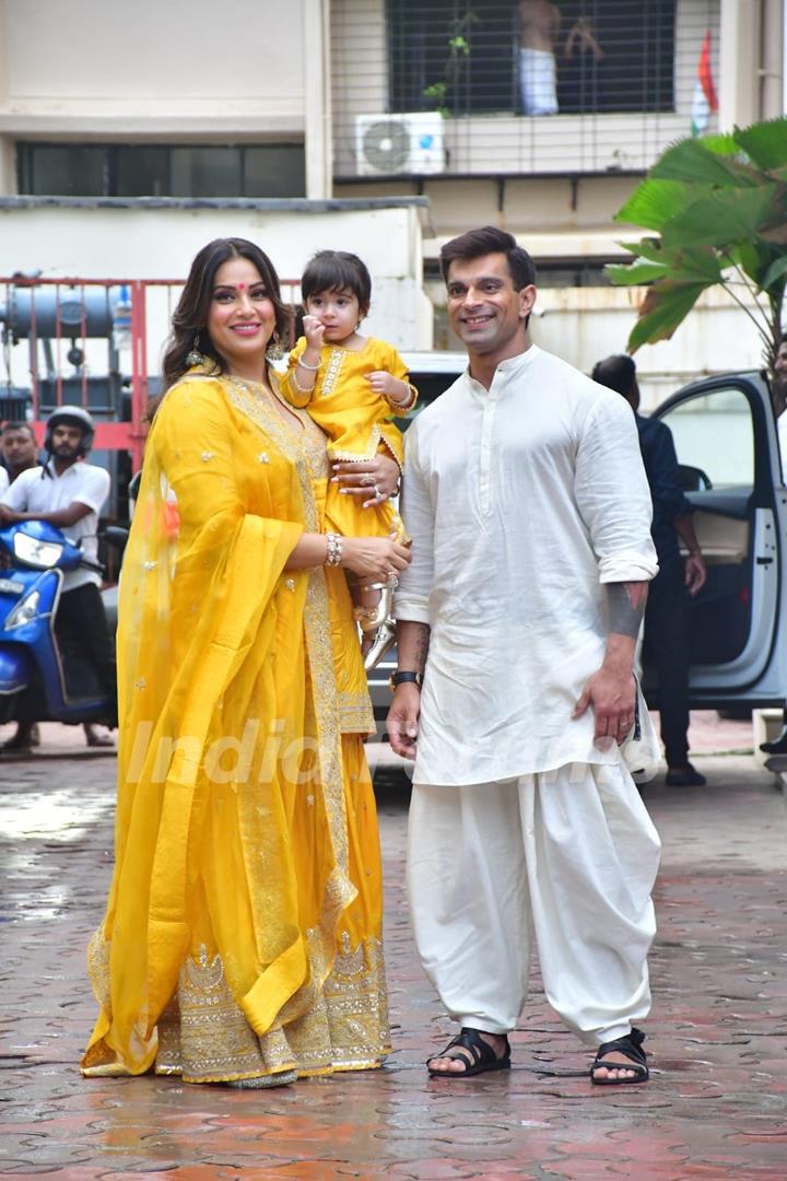 Bipasha Basu, Karan Singh Grover and Devi Basu Singh Grover outside Shilpa Shetty's residence for Ganapati Darshan