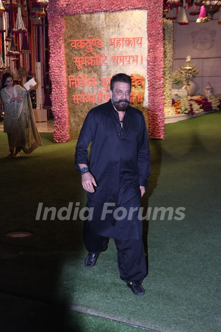 Sanjay Dutt snapped at Antilia for Ganesh Chaturthi