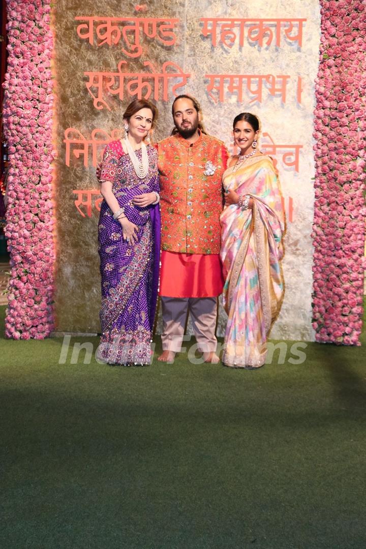 Neeta Ambani, Anant Ambani and Radhika Merchant snapped at Antilia for Ganesh Chaturthi