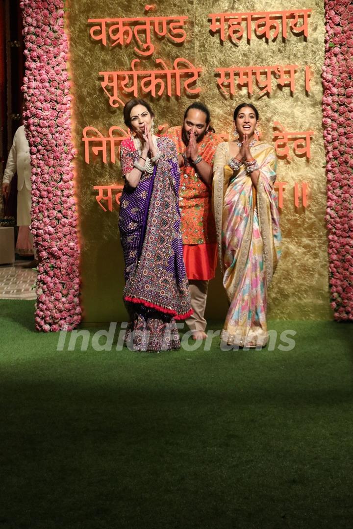 Neeta Ambani, Anant Ambani and Radhika Merchant snapped at Antilia for Ganesh Chaturthi