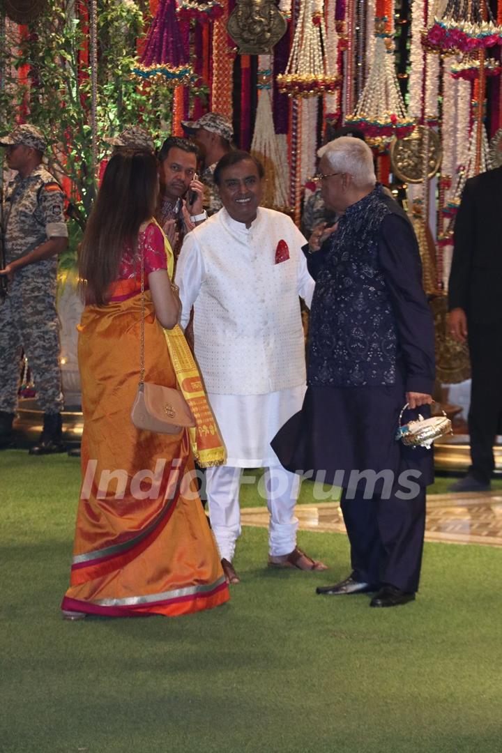 Mukesh Ambani snapped at Antilia for Ganesh Chaturthi