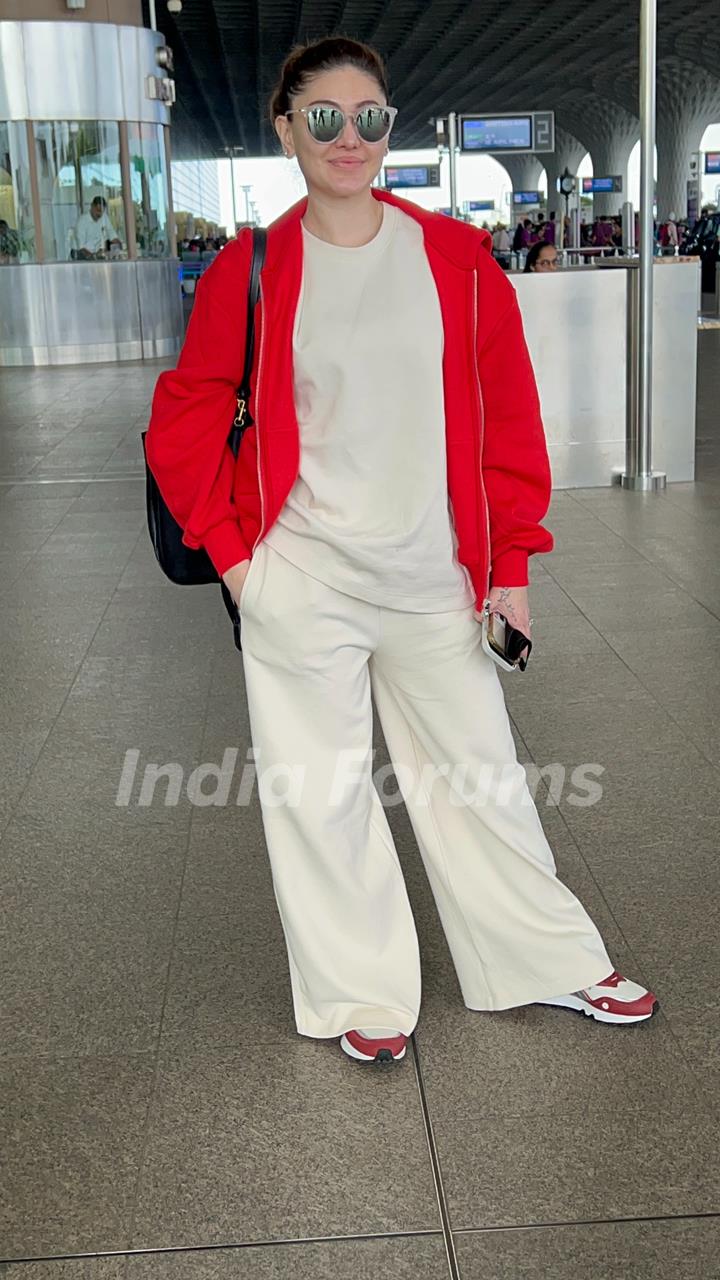 Shefali Jariwala snapped at the airport