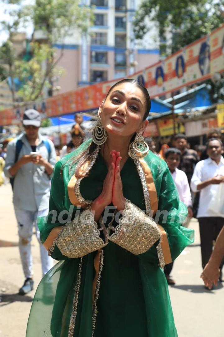 Sana Makbul snapped at Lalbhaug cha Raja