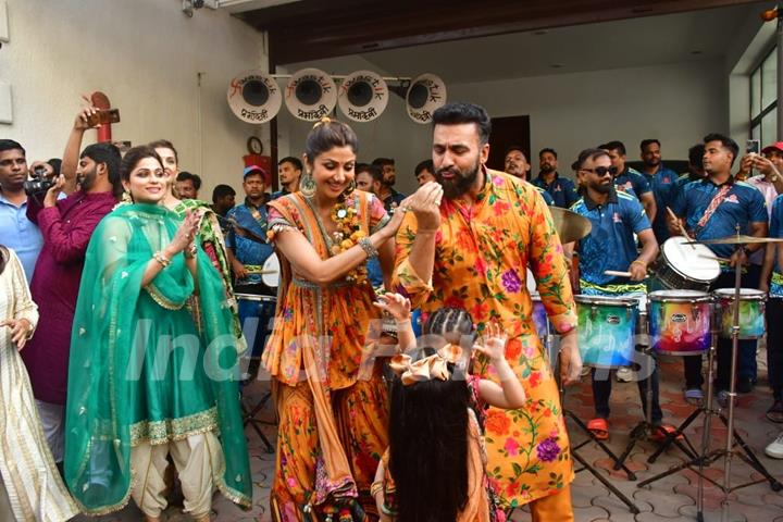 Shilpa Shetty and Raj Kundra snapped at their Ganapati Bappa Visarjan