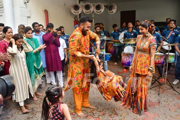 Shilpa Shetty and Raj Kundra snapped at their Ganapati Bappa Visarjan