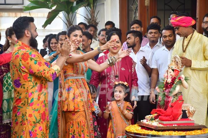 Shilpa Shetty and Raj Kundra snapped at their Ganapati Bappa Visarjan