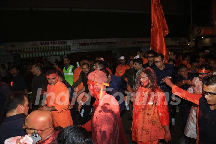 Anant Ambani snapped at their Bappa Visarjan