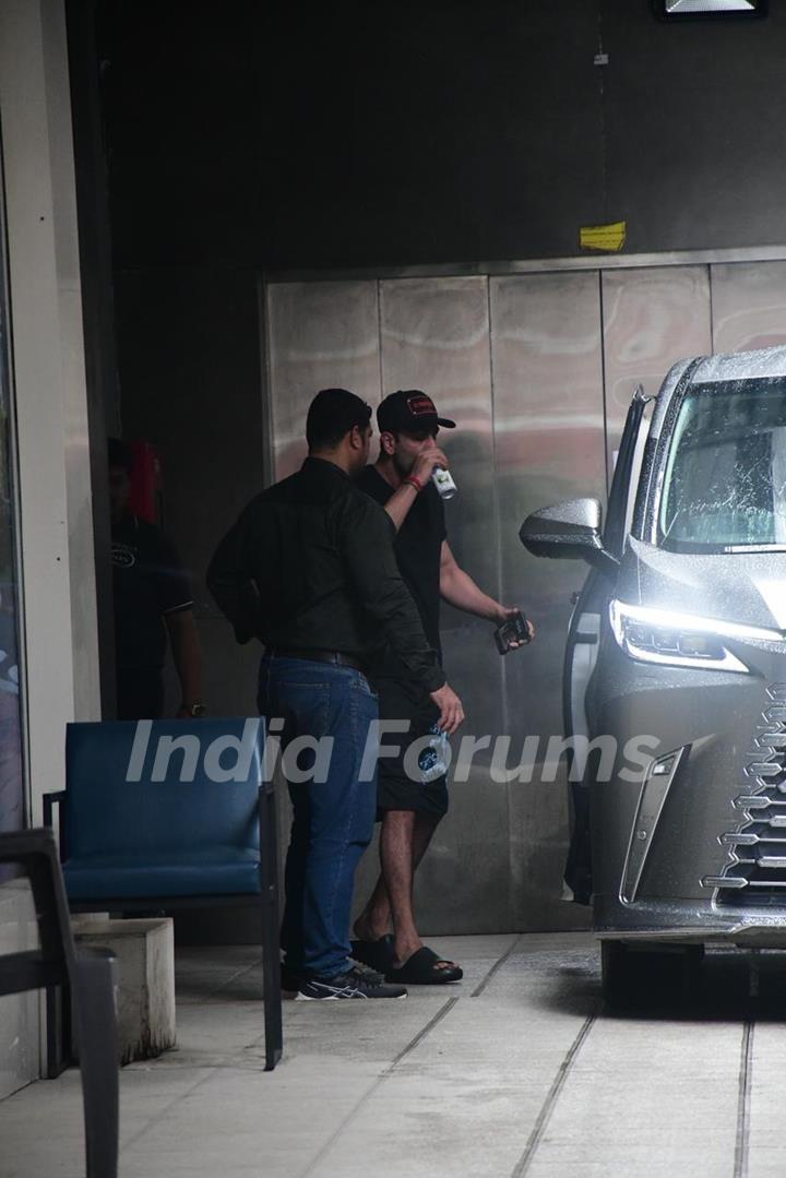 Ranbir Kapoor snapped in the city