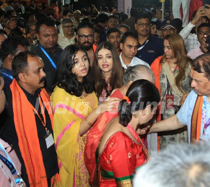 Aishwarya Rai Bachchan and Aaradhya Bachchan snapped at GSB Ganpati Darshan