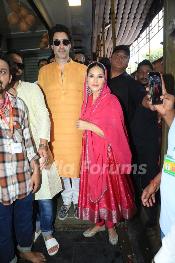 Sunny Leone and Daniel Weber snapped at Lalbhaug Cha Raja