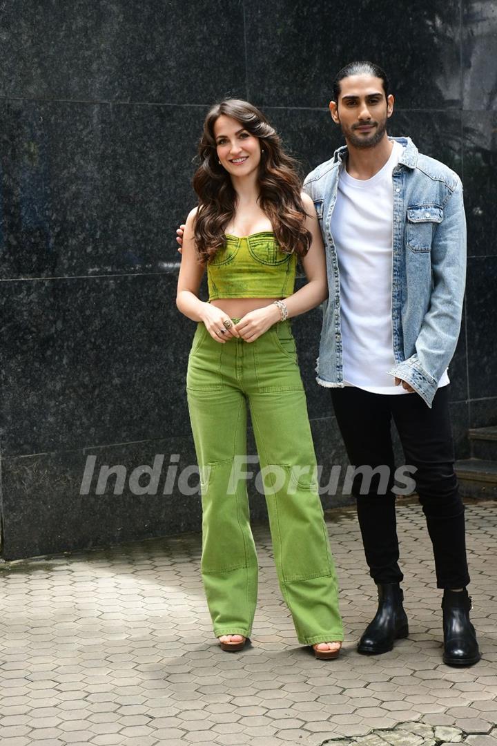 Prateik Babbar and Elli Avram snapped promoting their song Tere Dar Pe Sanam