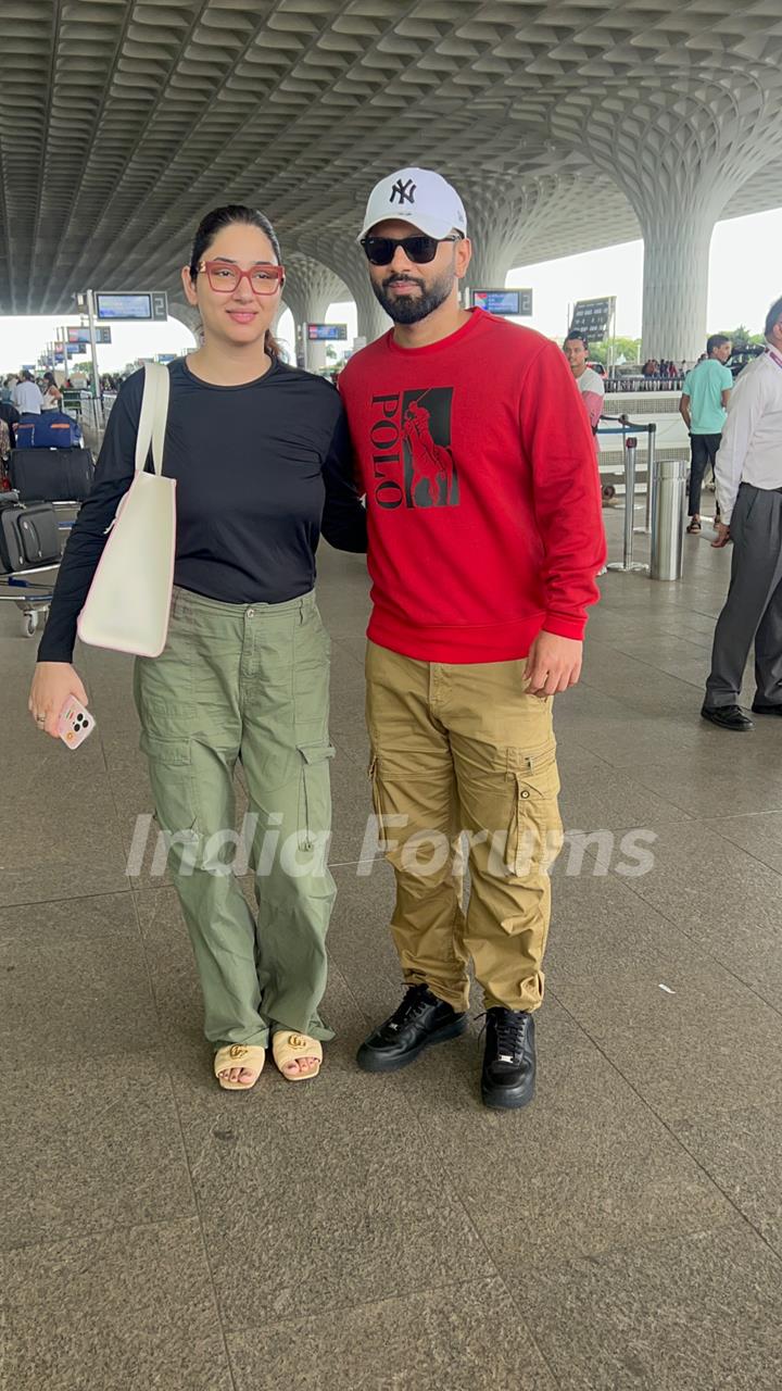 Rahul Vaidya and Disha Parmar snapped at the airport 