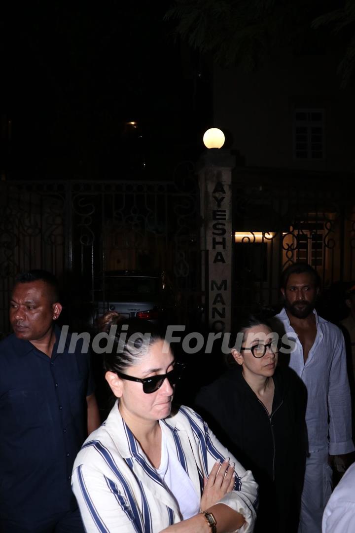 Kareena Kapoor and Karisma Kapoor snapped outside Malaika Arora’s father’s house 