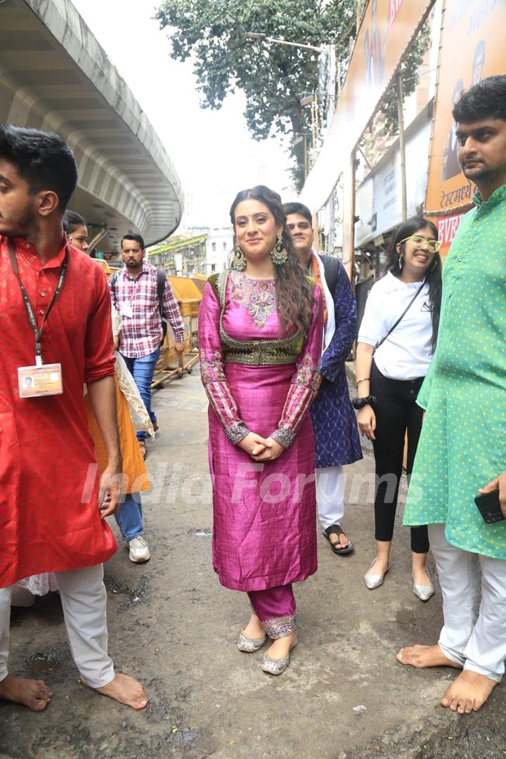 Isha Malviya snapped at Lalbhag cha Raja